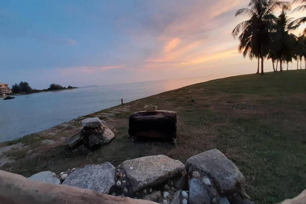 Port Dickson Pd Malacca Straits Homestay Exterior photo